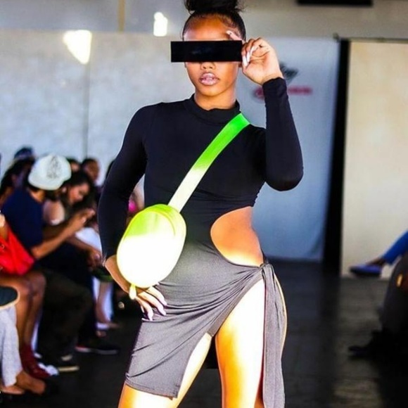 Bodycon dress - Picture 7 of 9